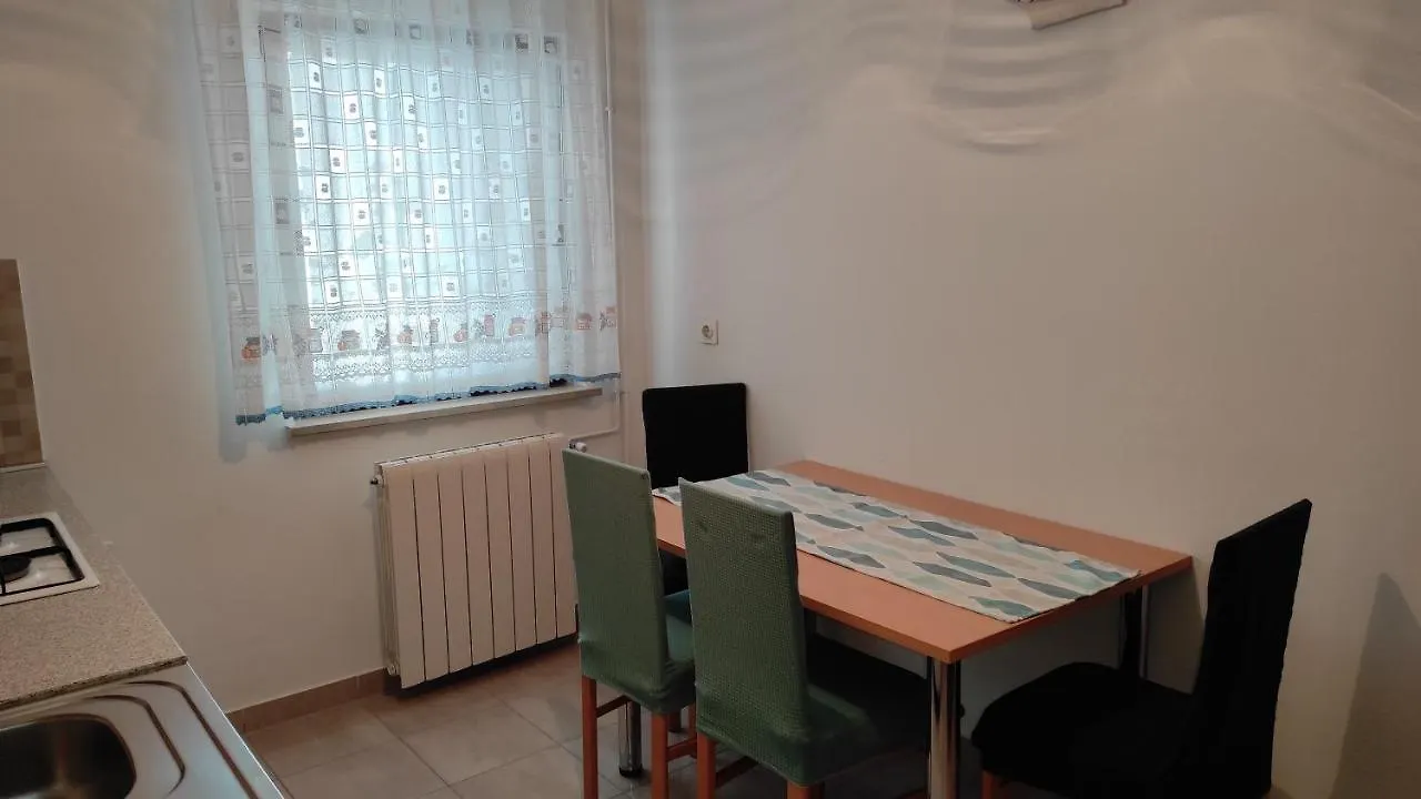 App Karmen With Free Parkig Apartment